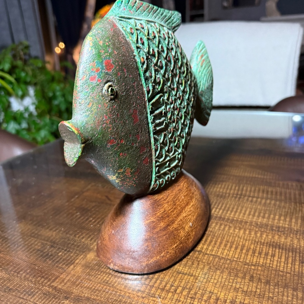 Kissy Fish - Picture 2 of 11